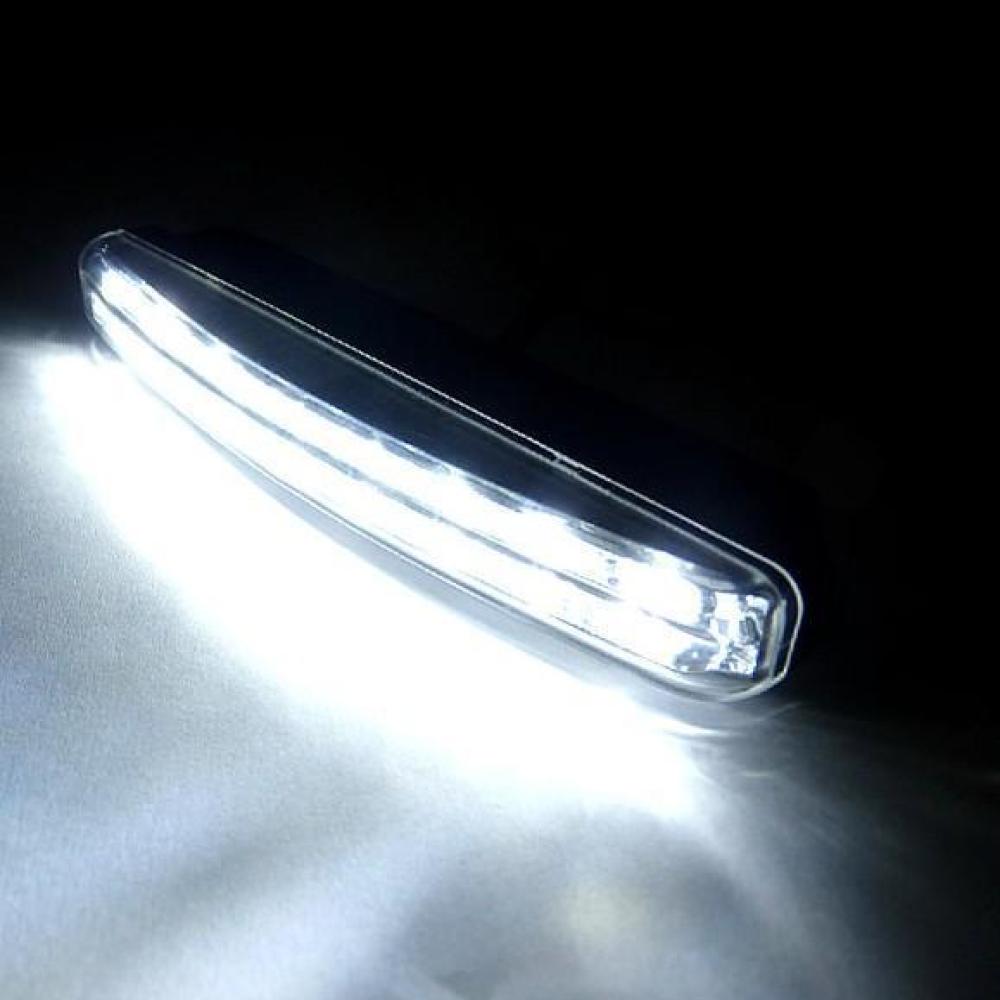 8LED Auto-dagrijlicht Universe - Running Gear Auto recensie en prijs